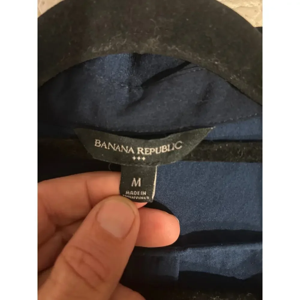 Banana Republic Men’s Blue Dress Shirt Size Medium